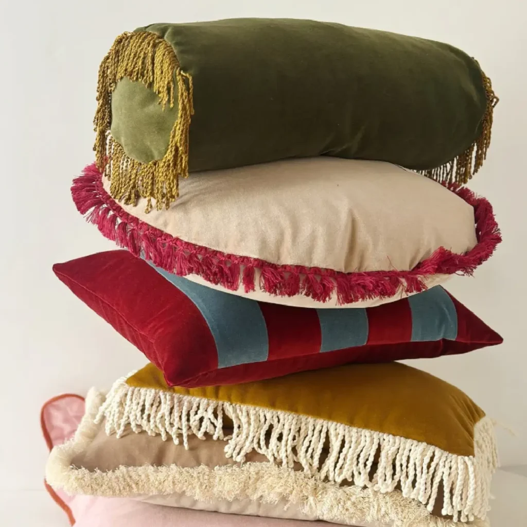 IRIS Round Velvet Deluxe Cushion